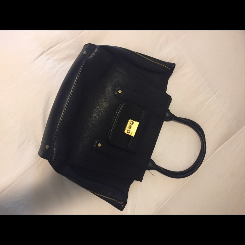 Black tote