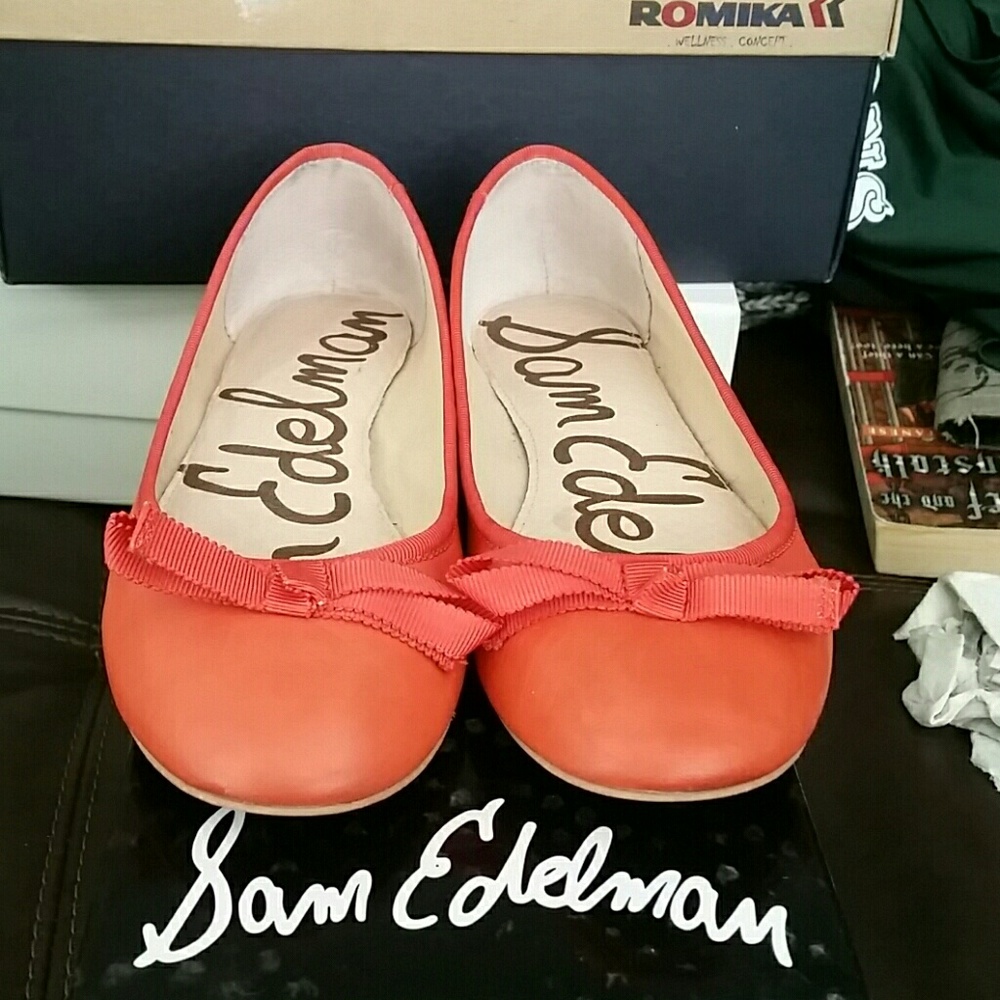 Mandarin Leather Flats