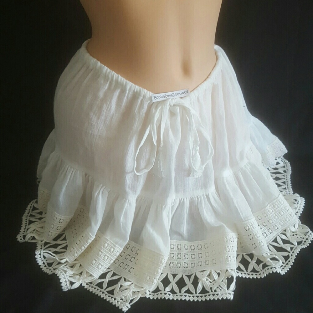 Victoria's Secret WHITE CROCHET SKIRT NEW - Picture 2 of 5