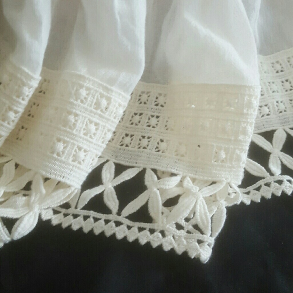 Victoria's Secret WHITE CROCHET SKIRT NEW - Picture 4 of 5
