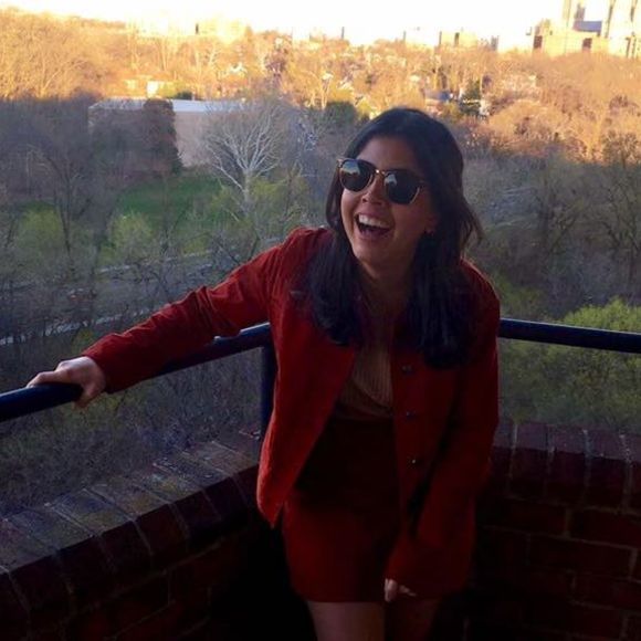 Meet your Posher, Camila - Picture 1 of 1
