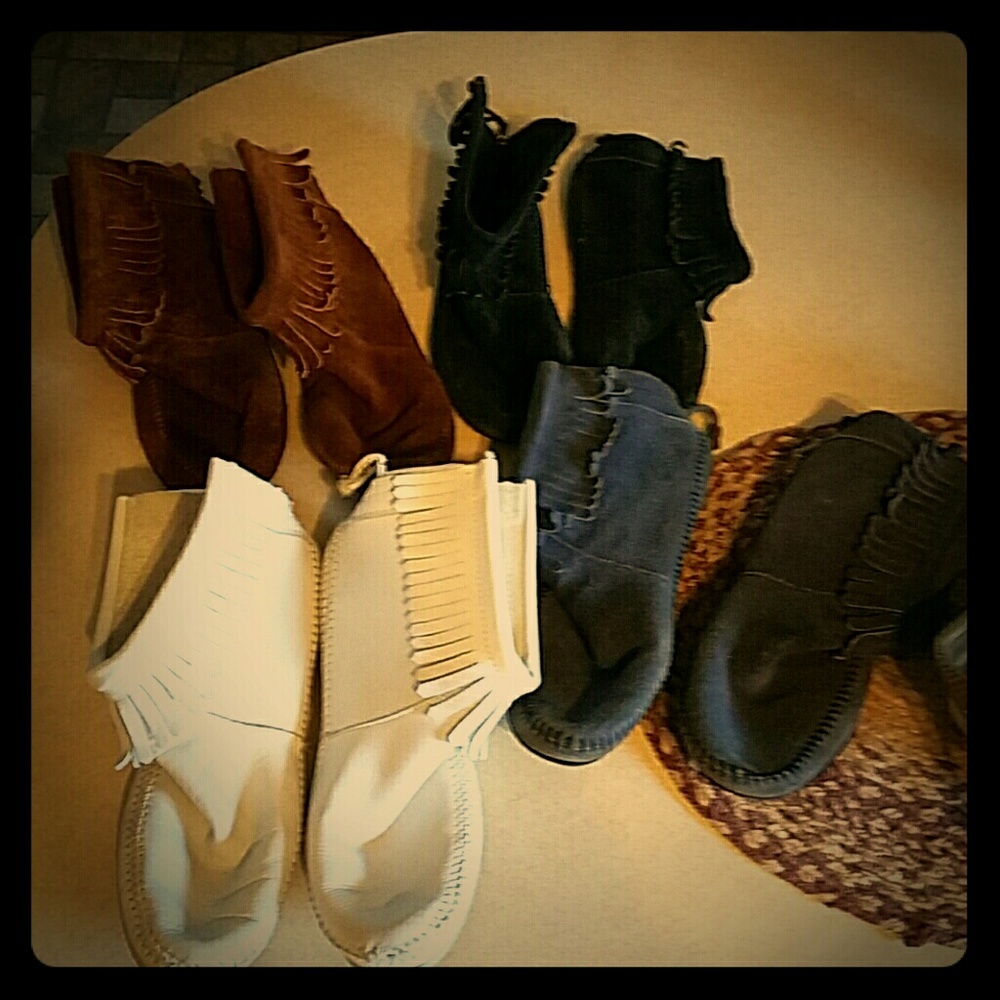 Minnetonka Fringe Sheep Skin Ankle Boots Lot