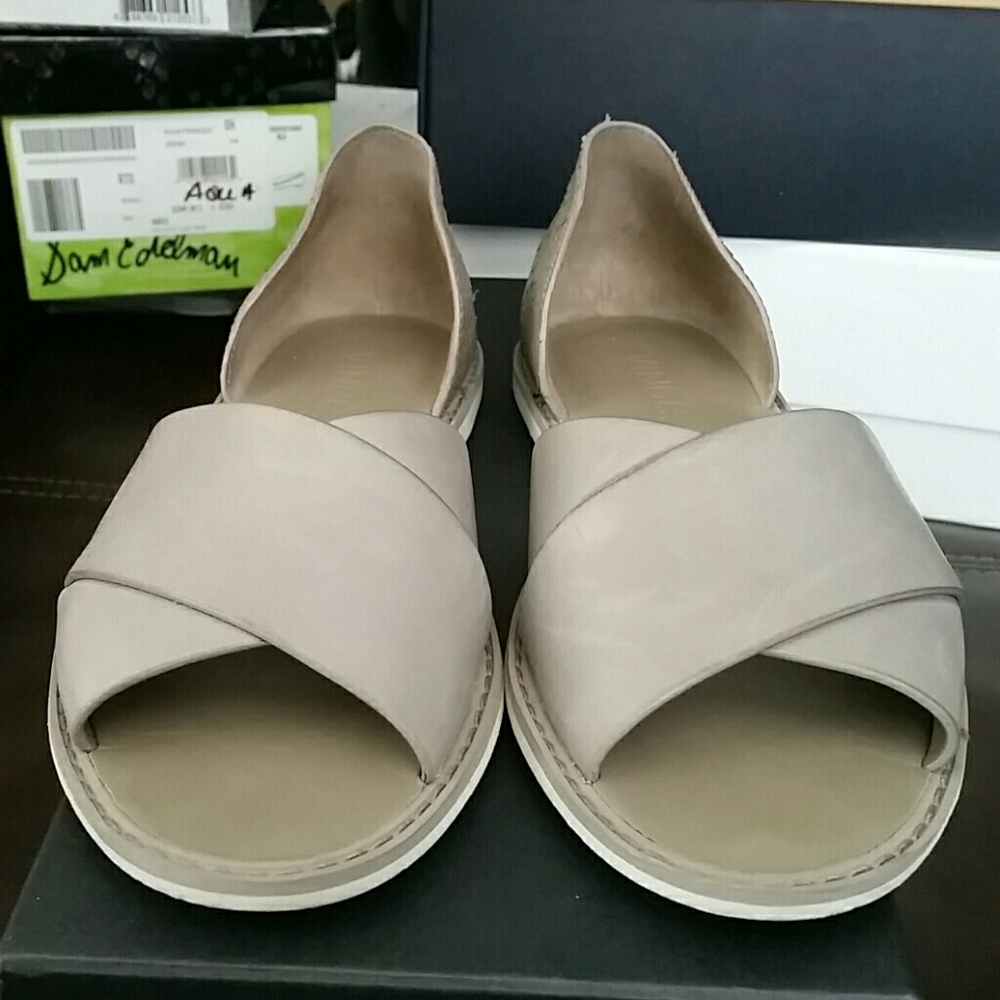 Grey leather flats! Flat feet friendly! !