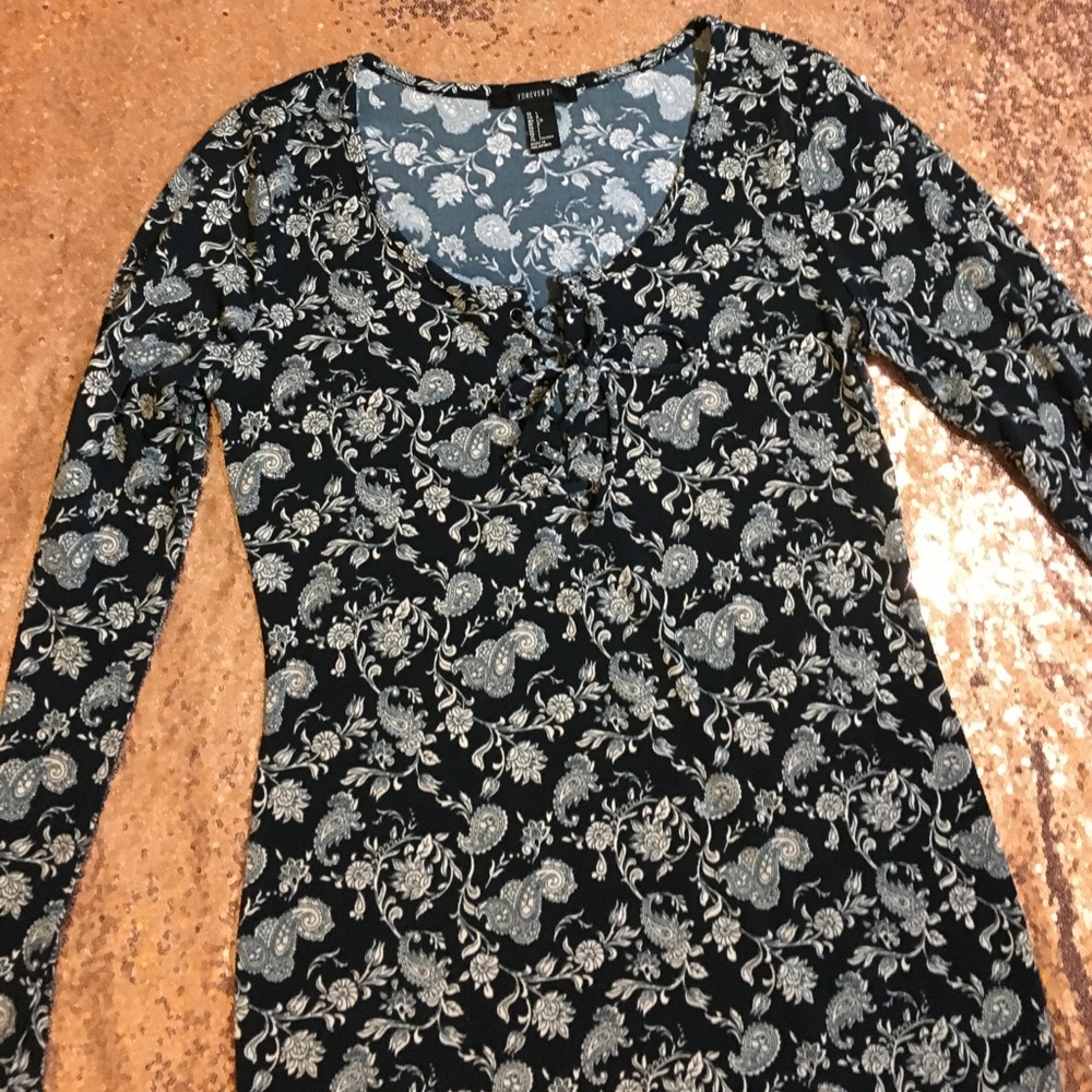 Bodycon Long-sleeved Paisley Dress