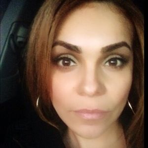 Meet your Posher, Raquel