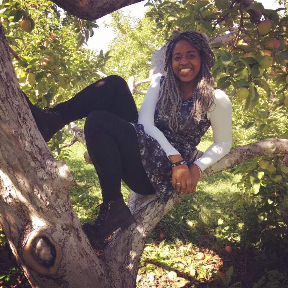 Meet your Posher, Clarisha