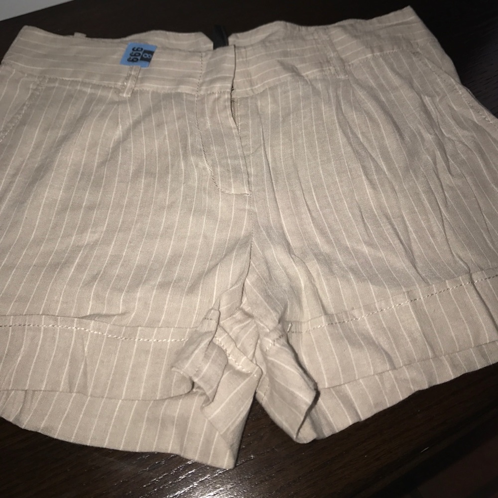 Adorable Linen Striped BCBG Shorts