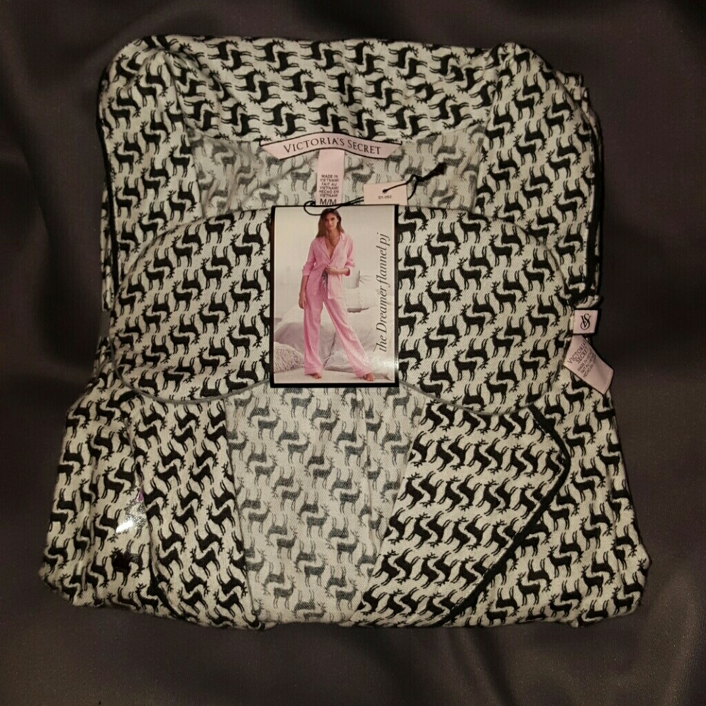 (NWT) VS Pajama set
