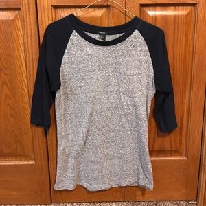 Quarter-length tshirt