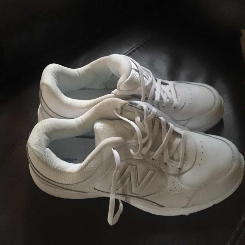 New balance white walking shoes sz 8.5