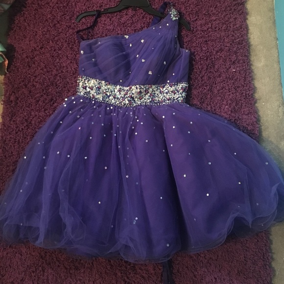 Beautiful short purple dress. only worn once - Picture 2 of 7