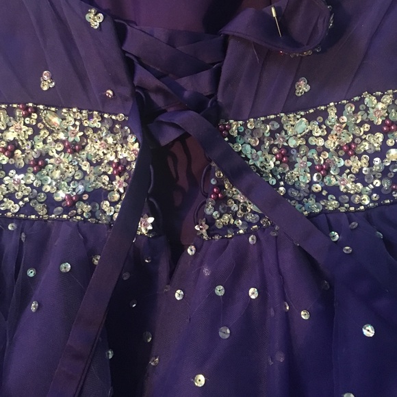 Beautiful short purple dress. only worn once - Picture 4 of 7