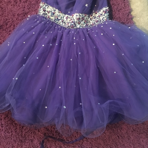 Beautiful short purple dress. only worn once - Picture 7 of 7