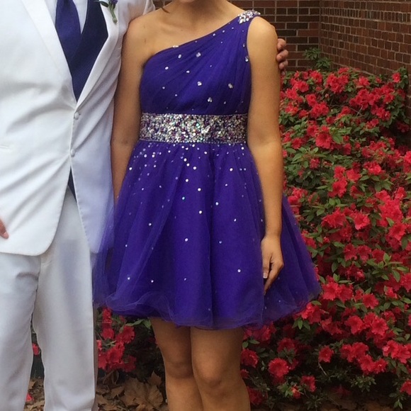 Beautiful short purple dress. only worn once - Picture 1 of 7
