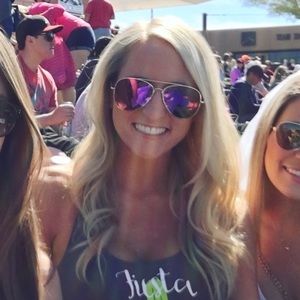 Meet your Posher, Sara