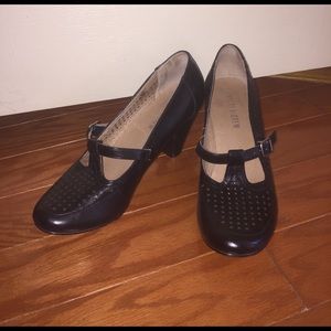 Chelsea Crew perforated black T-strap