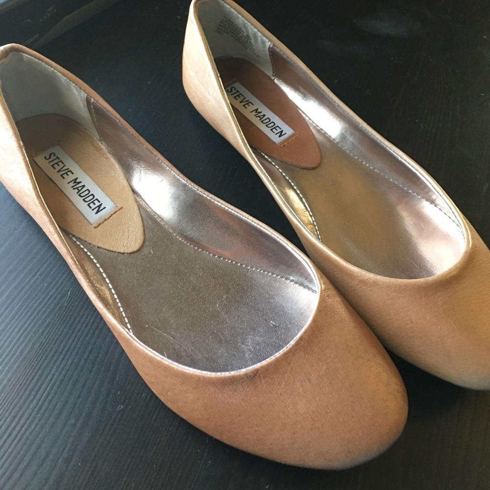 Tan size 7 Steve Madden flats - never worn!