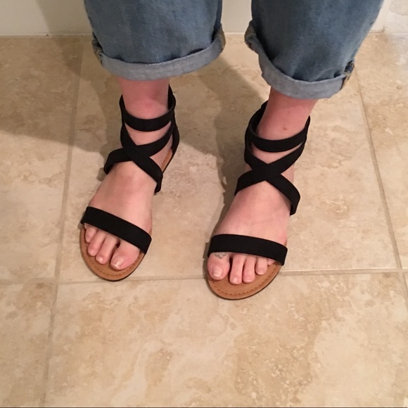 LAST ❣️Black Strappy Wrap Sandal with Zipper Back - Picture 3 of 4
