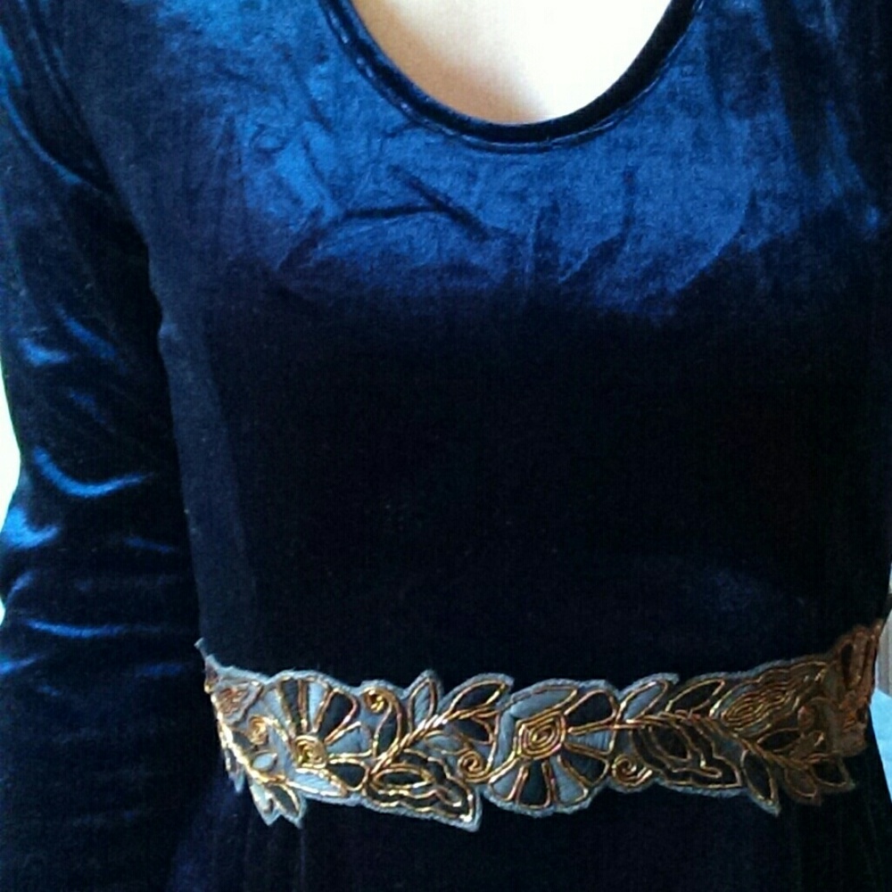 Anthropologie Floral Stretch Belt