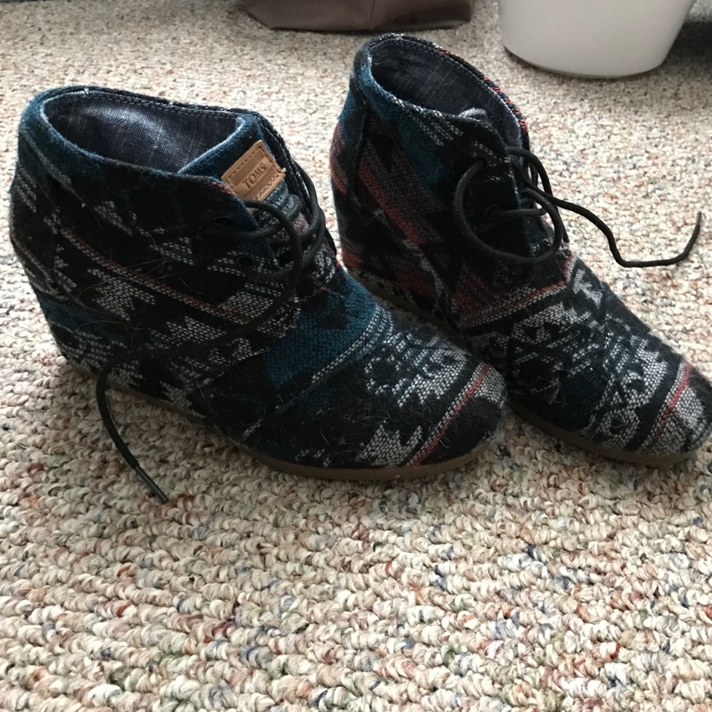 Toms Booties size 7
