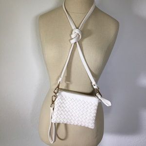 🌟 White leather woven wristlet/cross body