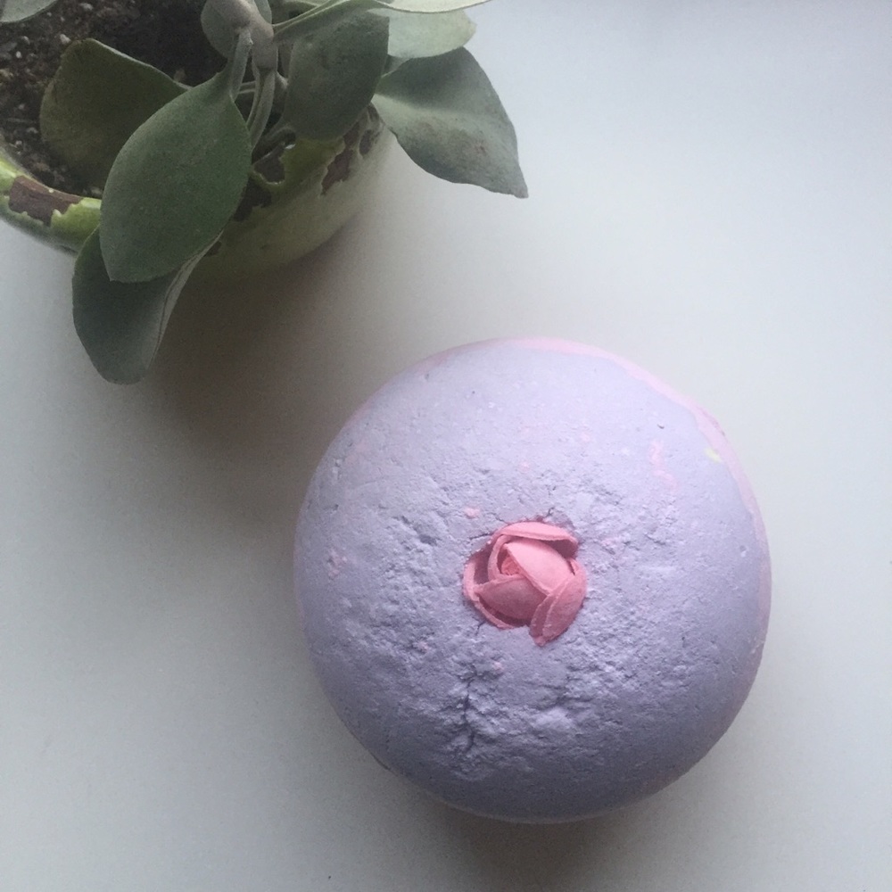 XXL Lush Cosmetics bath bomb