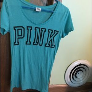 vs pink tee