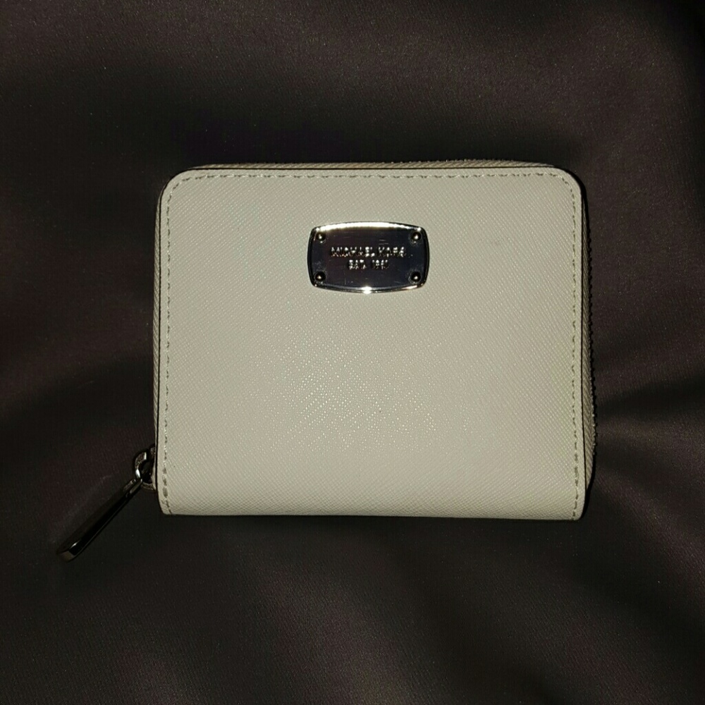 (NWT) MICHAEL KORS WALLET