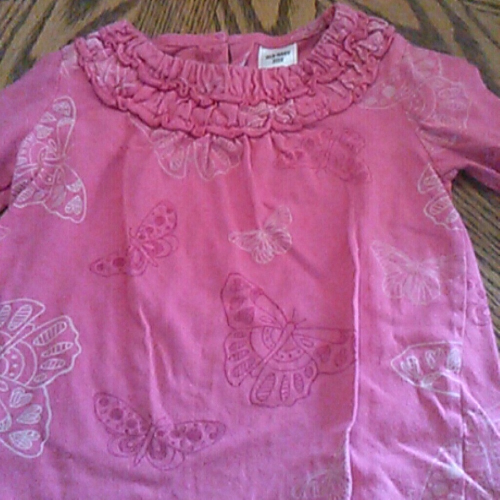 $3 when bundled old navy 2t butterfly shirt