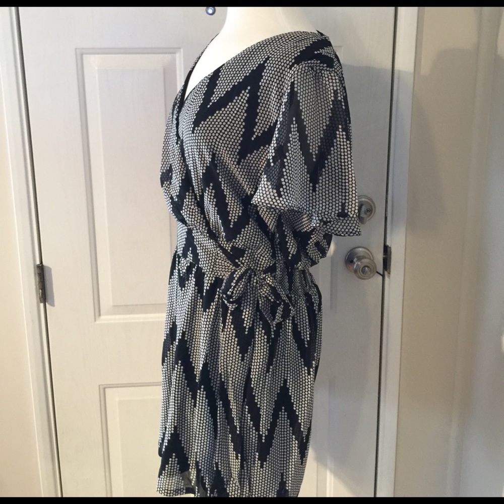 Romper - Picture 2 of 4