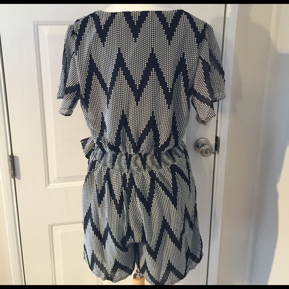 Romper - Picture 3 of 4