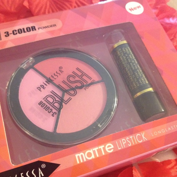 Blush +matte lipstick - Picture 5 of 5