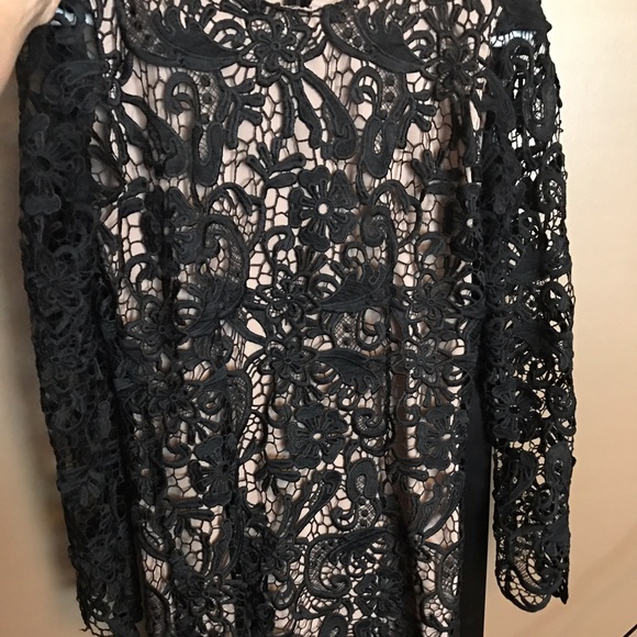 Black dress - Picture 3 of 4