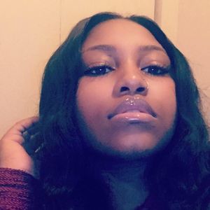 Meet your Posher, Shana