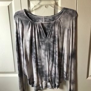 Long sleeve soft and sexy tee! American eagle