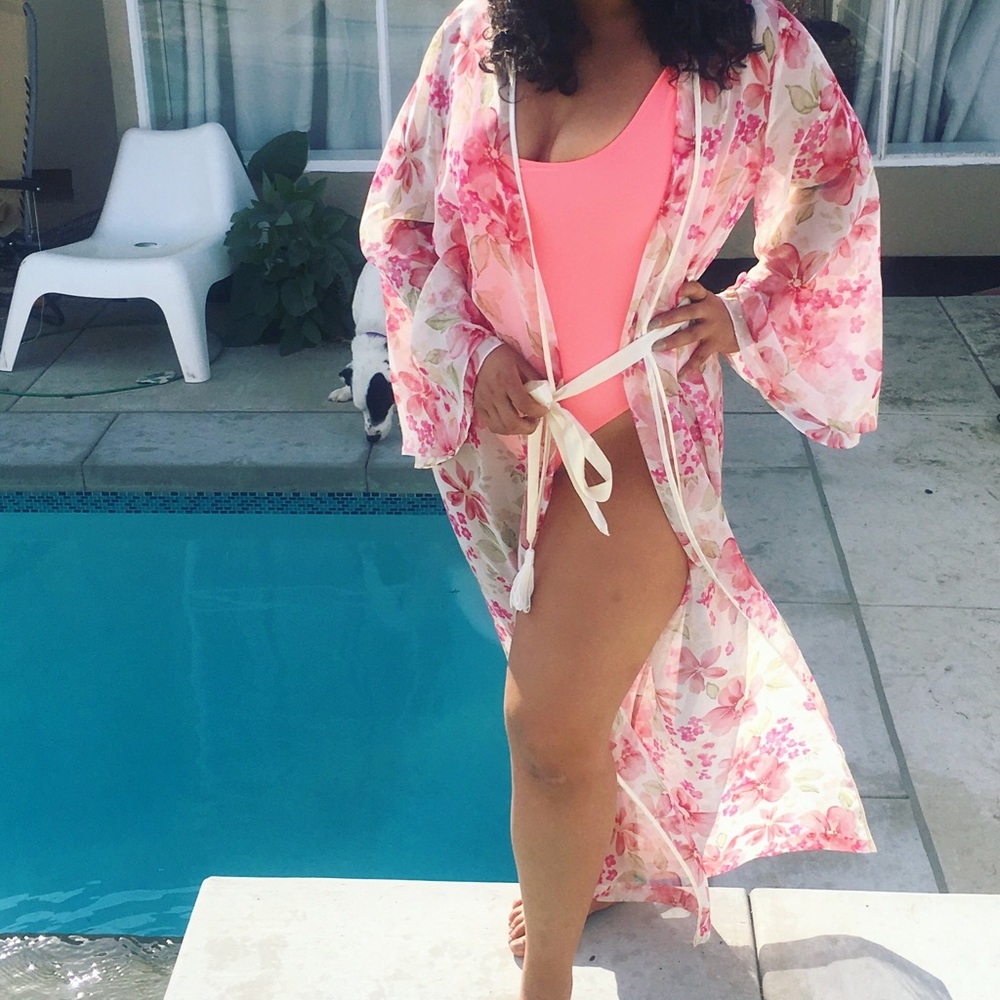 Sheer 🌸🌸🌸 Robe