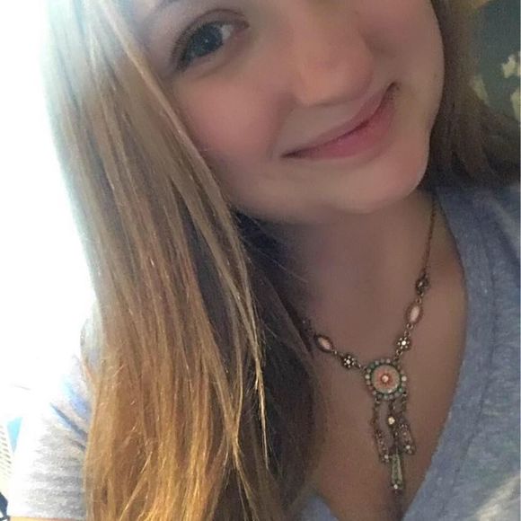 Meet your Posher, Abby - Picture 1 of 1