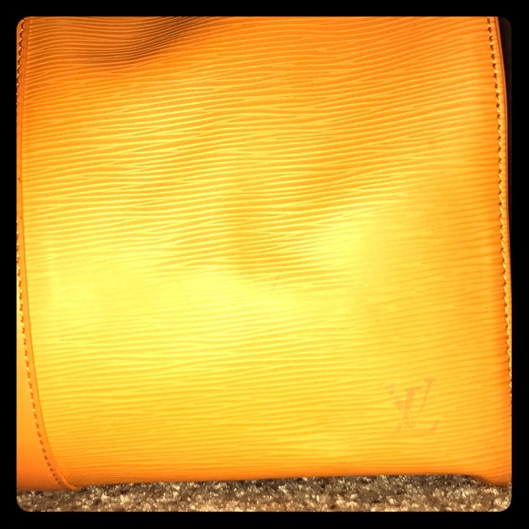 Louis Vuitton Mandarin EpiLeather Keepall45 Duffel - Picture 4 of 8