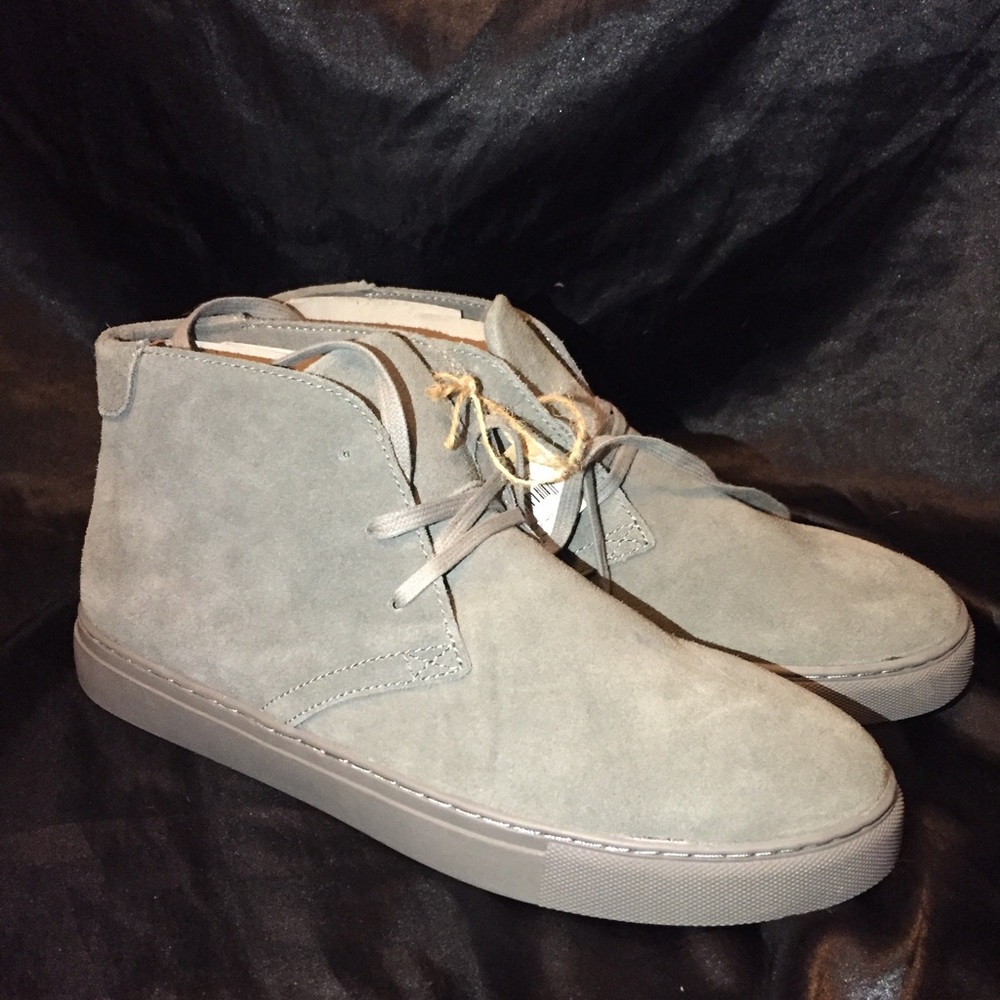 NWT A&E suede men's sneakers high tops
