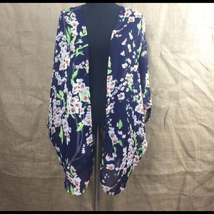 Navy floral kimono