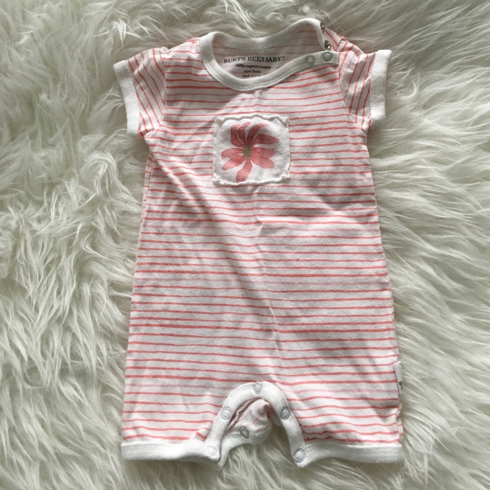 🐝Burt's Bees Baby🐝 Onesie. Newborn.