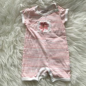 🐝Burt's Bees Baby🐝 Onesie. Newborn.