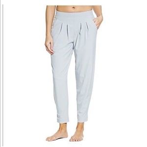Calia Carrie Underwood ANYWHERE  grey ankle pants