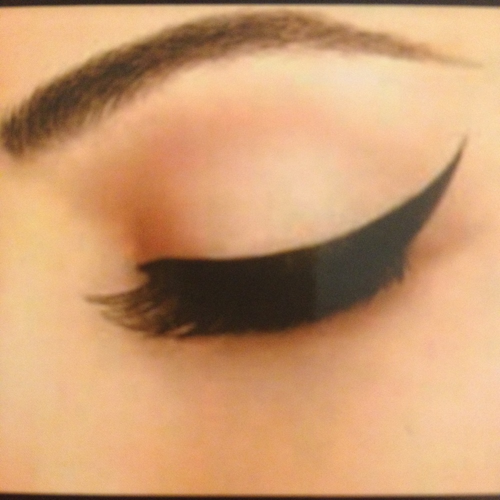 Professional makeup - Picture 4 of 4