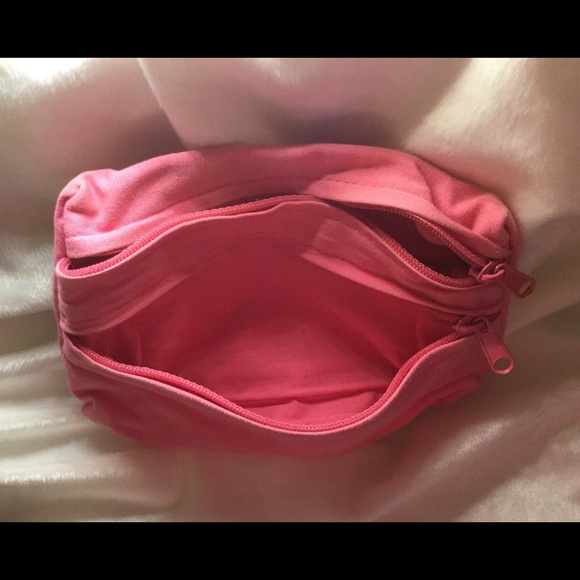 👛Guess Mini Purse 👛 - Picture 7 of 8