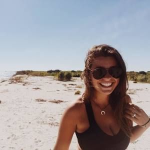 Meet your Posher, Caroline