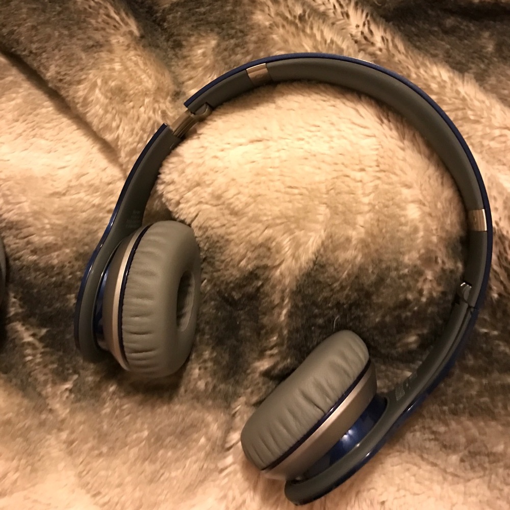 Wireless beats Headphones