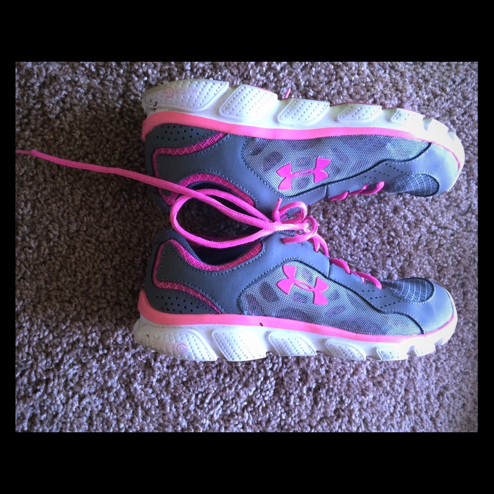 ‼️SOLD‼️Under armour running shoes