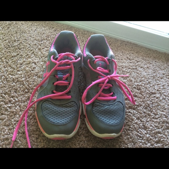 ‼️SOLD‼️Under armour running shoes - Picture 2 of 5