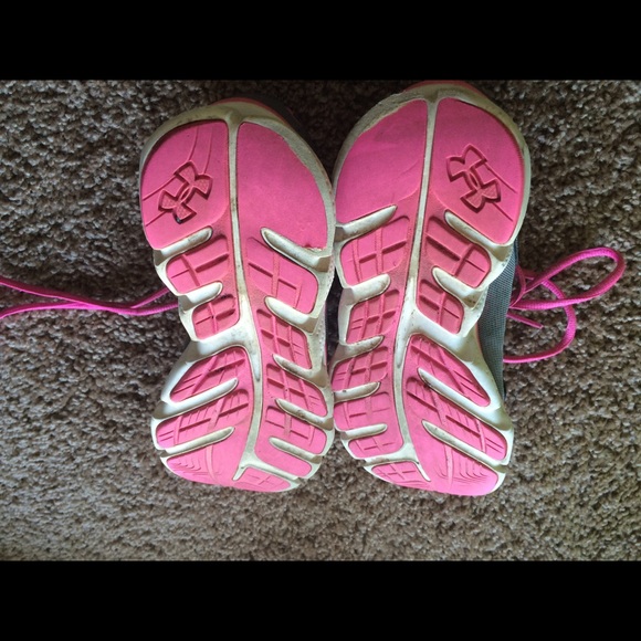 ‼️SOLD‼️Under armour running shoes - Picture 3 of 5
